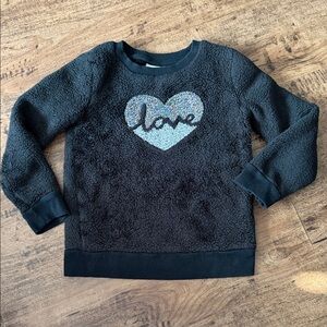Cozy Black Kids Sweatshirt with Heart Design size 6